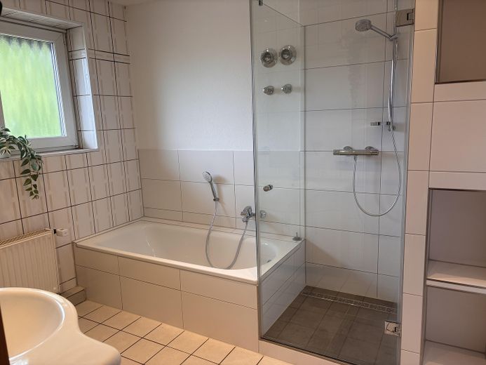 Wunstorf Kolenfeld – 4 Zimmer, flexibel nutzbar (Familie oder WG) – Bad