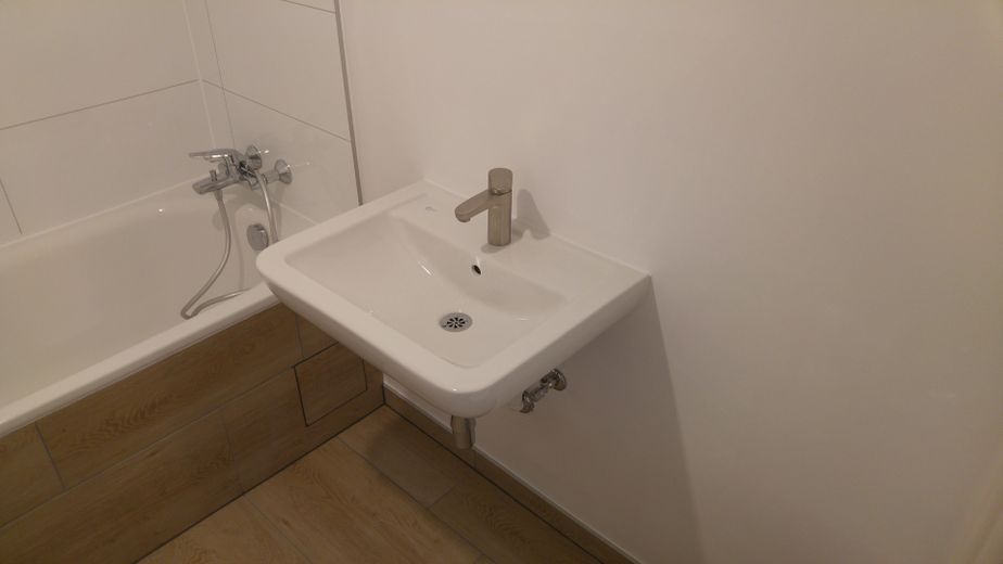 Topsanierte DG Wohnung, WG geeignet, Einbauküche, zentral – Foto 17