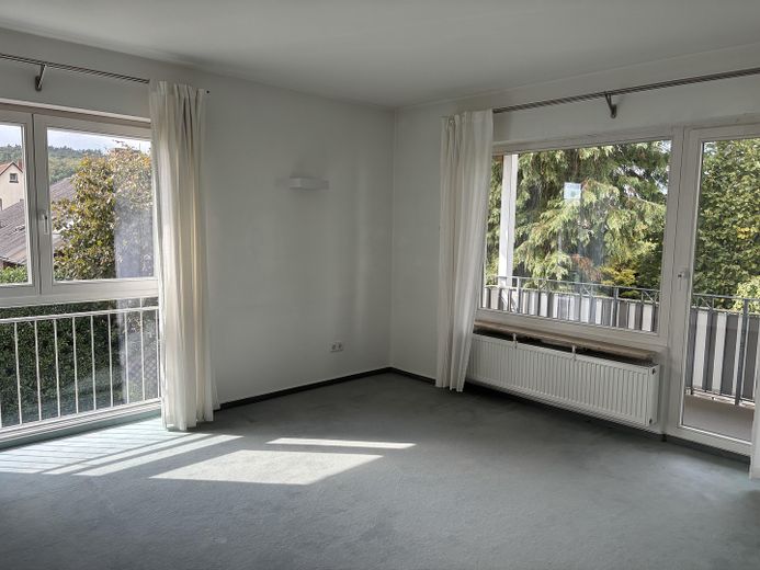 Helles, freistehendes Einfamilienhaus mit großem Garten in Bad Nauheim – Nieder-Mörlen – Zimmer mit Balkon,Obergeschoss