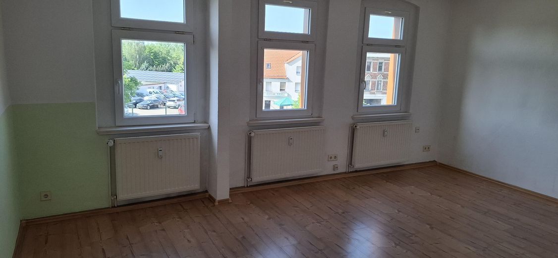 4-Raum-DG-Wohnung mit Garage in Kretzschau – Wohnzimmer im DG