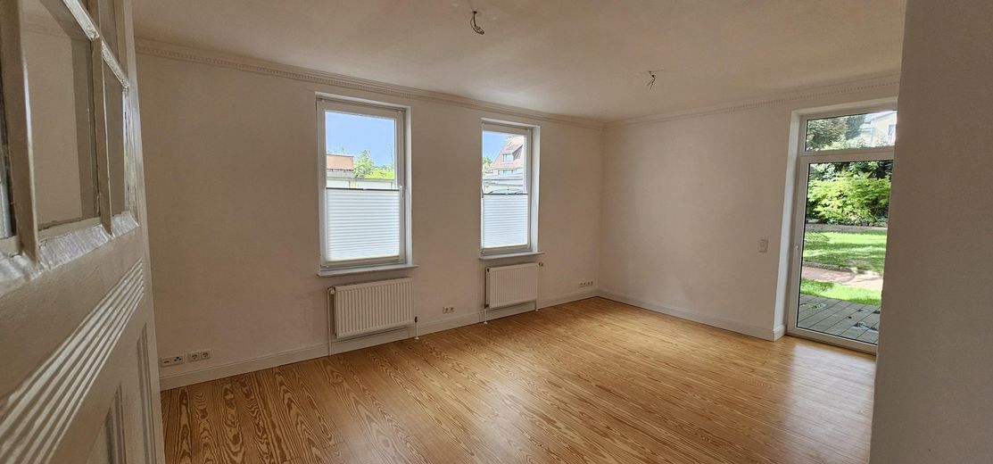 شقة جميلة من 3 غرف في مبنى قديم مع تراس – Schlafzimmer