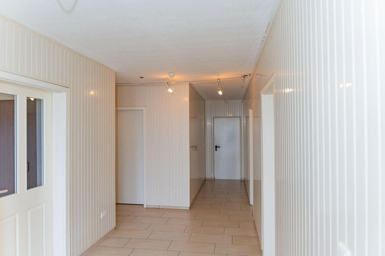 Vielseitige Gewerbeimmobilie in Wietmarschen OT Lohne: Halle, Büro & Wohnhaus – Eingangsbereich Büro
