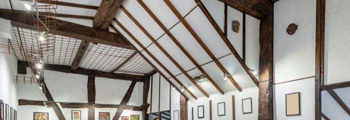 Ulrichstein - Wohnhaus mit Scheunenanteil, kleinem Schuppen und Nebengebäude / Grundstück ca. 844 m²