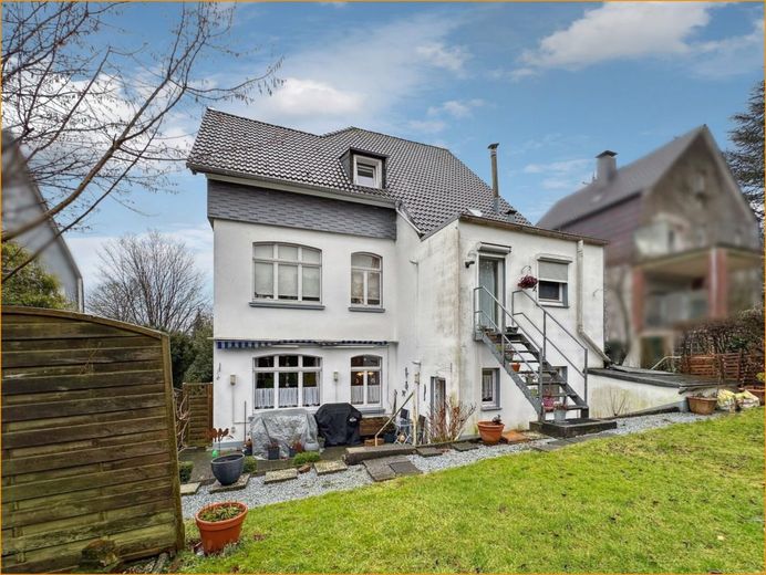 Charmantes Bergisches Dreifamilienhaus im schönen Lennep – b287caea-6123-45db-9a3d-2e4d506b6d42