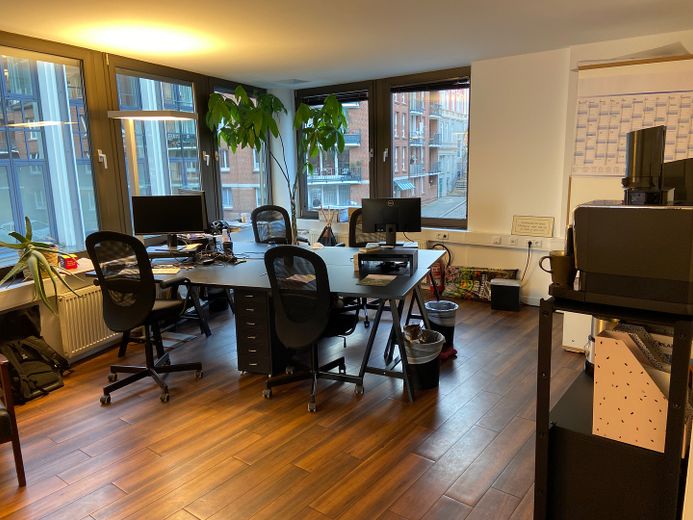 Büro mit Elbblick am Hamburger Fischmarkt – 100 m² in repräsentativer Lage – Büro 1
