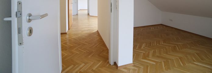 Bright, light-filled 2.5-room attic apartment with eat-in kitchen in Nordend-Ost – Blick durch die Wohnung, 2. Zi