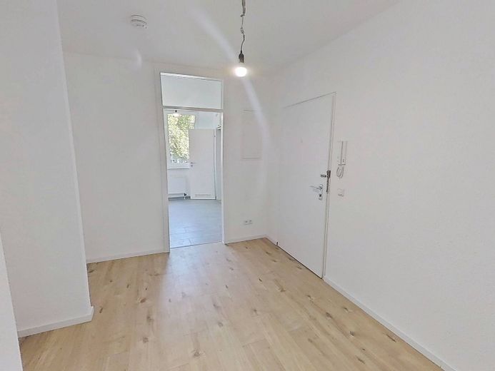 Moderne 3-Zimmer-Wohnung mit Balkon in fußläufiger Nähe zum Stadtzentrum – Ansicht I: Flur