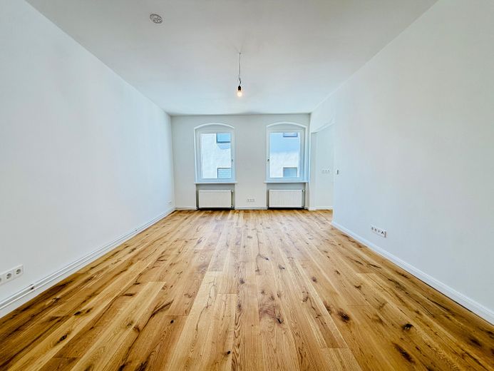 NIEUW: Vrije en volledig gerenoveerde 2-kamerwoning in Berlin-Mitte/Wedding | zonder makelaarscourtage – Wohnen