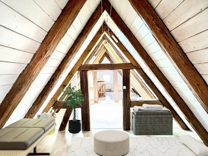 Galerie / Spitzboden möbliert