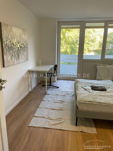 4,5-Zimmer-Wohnung mit Balkon in Oberföhring – ff6795be99260d4409e2d7b8e83b00b6ad01d5ed.jpg