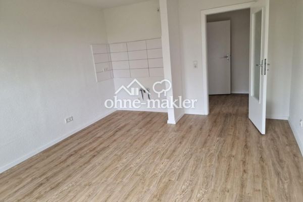 Schöne renovierte 1 Zimmer-Wohnung in zentraler Lage, Uninah