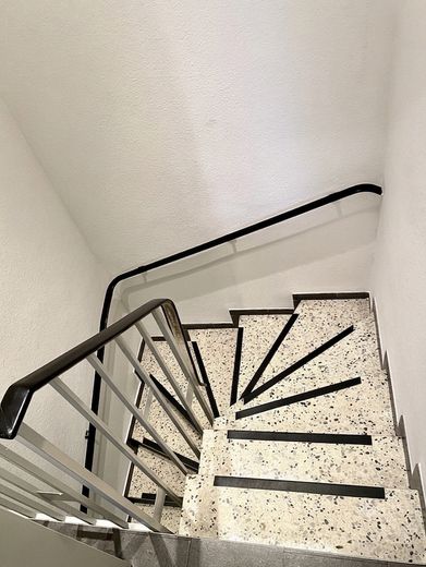 Büro / Gewerbefläche 152 qm (bis zu 323 qm möglich) in Oberhausen Königshardt PROVISIONSFREI – Treppe ins Untergeschoss