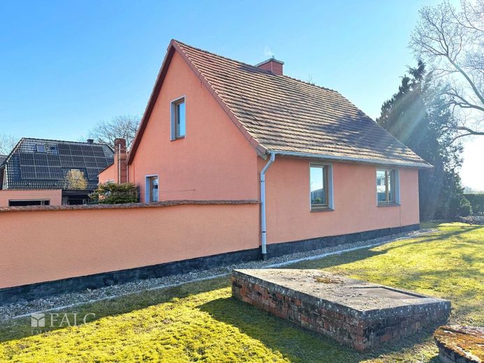 ***Einfamilienhaus in ruhiger Lage auf großem Grundstück - viel Raum für Ihre Ideen*** – Ansicht_seitlich I