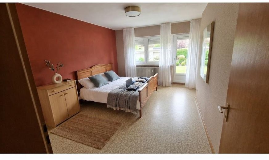 Achtung: Schöne Hochparterre-Wohnung in ruhiger Lage – Schlafzimmer