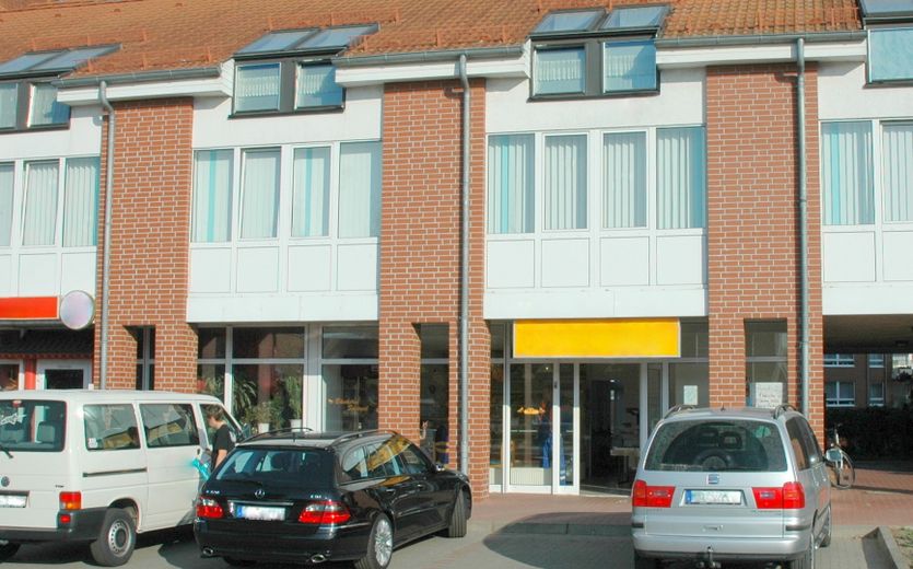 Modernisiertes Haus in einer Wohnanlage inkl. Praxisräume. Sehr gut für Investoren geeignet. – Hochwertig. 1.Klasse. Chic.