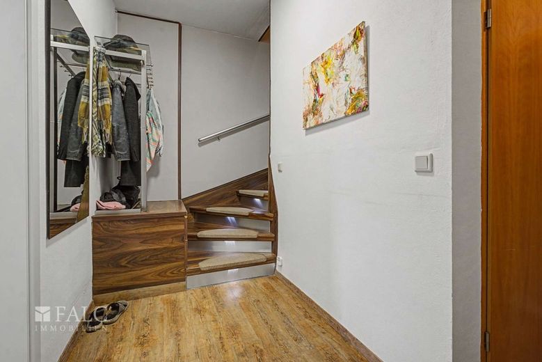 Seltene Gelegenheit in Dülmen - Großzügiges Mehrgenerationenhaus auf traumhaftem 1.335 m² Grundstück – Flur_WE01
