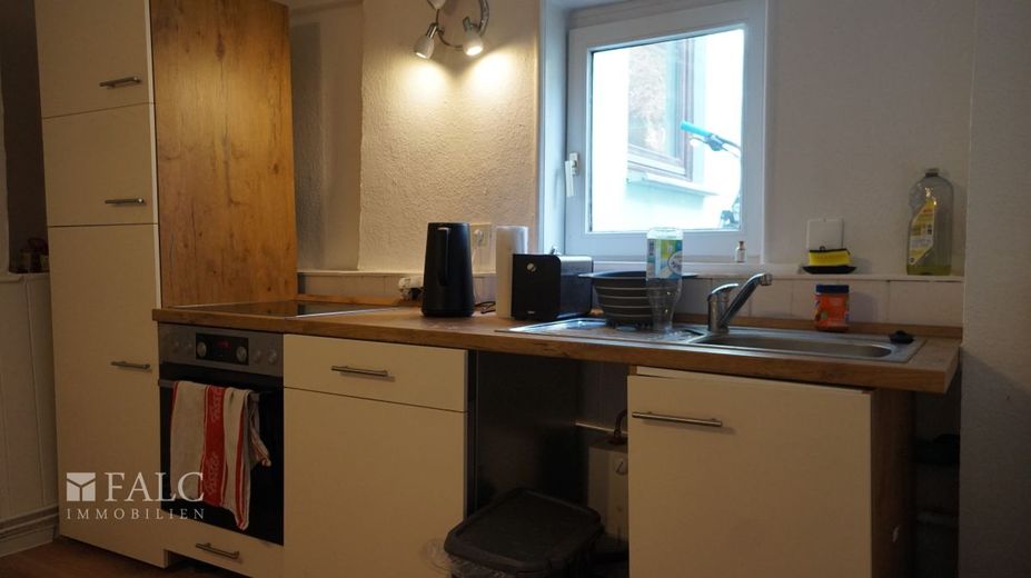 Fachwerkhaus im Zentrum: 8 x Zi - 3 x Kochen - 3 x Du.Ba. - 1 x Innenhof - FALC Immobilien Göttingen – Küche 1