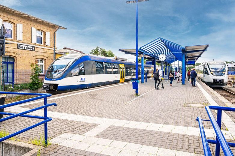 Просторе житло в Басдорфі: 3-кімнатна квартира з балконом на південний бік (S2 WE 70) – Umgebung