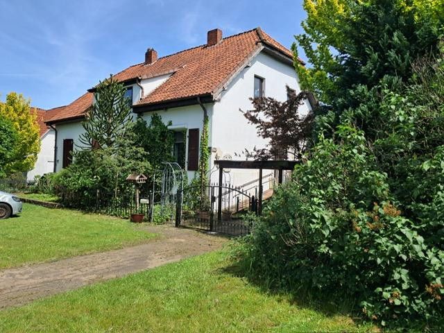 Maison mitoyenne avec potentiel à Oyten-Sagehorn – Photo 1