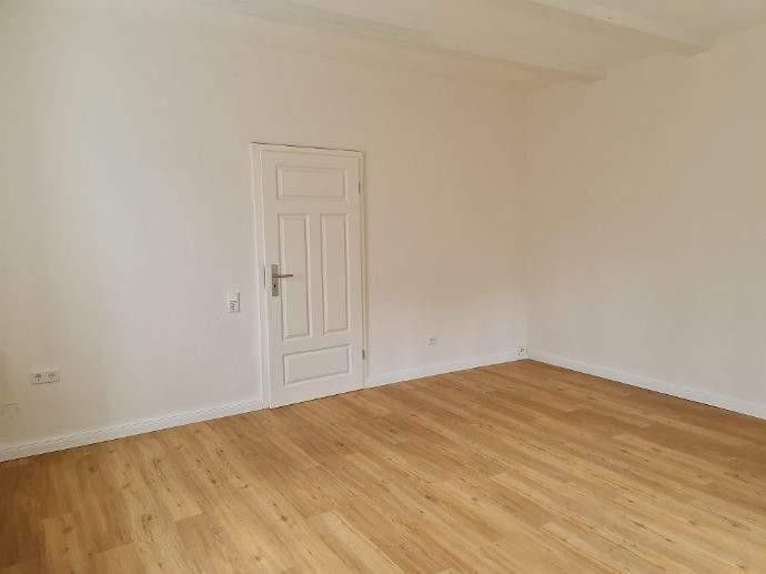 Attraktive Souterrain-2 Zi-Wohnung  88 qm in Jugenstil-Villa zu vermieten – Wohnzimmer Bild 3