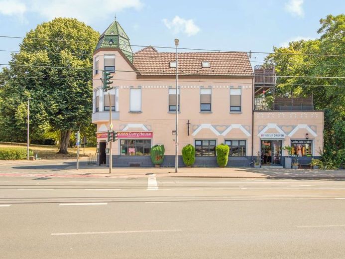 Wohn- und Geschäftshaus ca. 481 m² mit drei Wohn- und drei Gewerbeeinheiten in Mülheim-Altstadt II – Foto 1