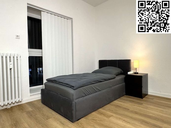 Schlafzimmer 1