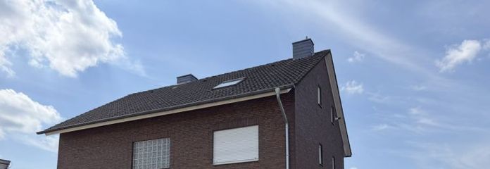 Zwei-Familien-Wohnhaus mit ausgebautem Dachgeschoss