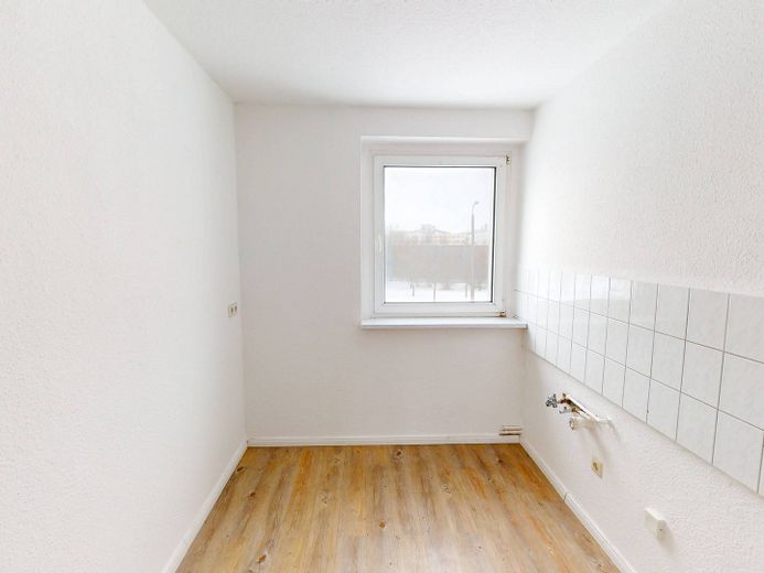 Move in now and receive 3 net cold rents as a gift*: Spacious 3-room apartment with bathtub – Ansicht I: Küche