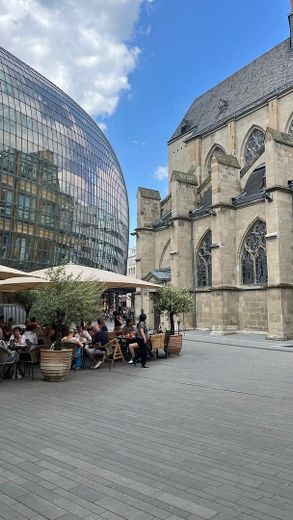 Umgebung mit Restaurant