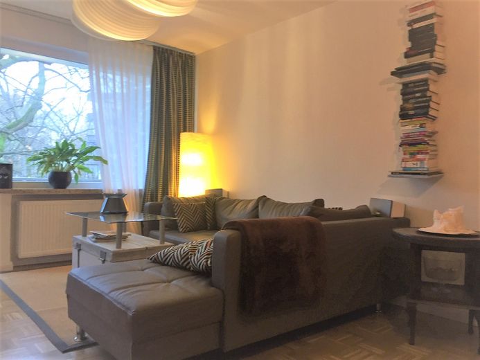 Modern, Stilvoll, saniert - zwei Loggien, EBK, Ankleideraum *ohne Provision – Wohnzimmer