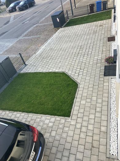 Zweitbezug nach Kernsanierung. Moderne & zentral gelegene 6-Zimmer Wohnung mit EBK – Privater PKW Stellplatz