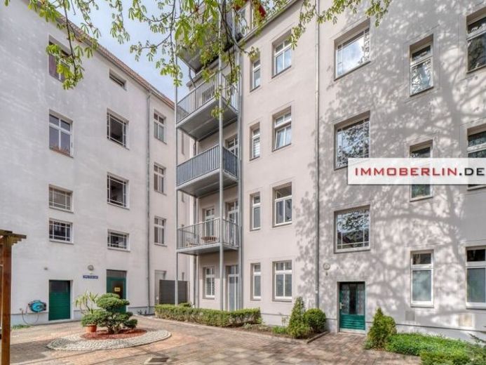 IMMOBERLIN.DE - 18-fach! Saniertes Mehrfamilienhaus mit Remise  in Toplage zwischen Park und Spree – Foto 1