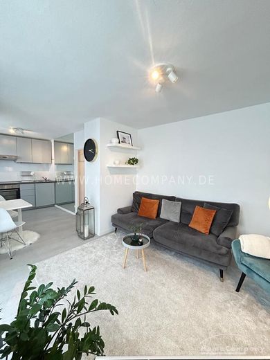 Appartement moderne meublé de 2 pièces avec une terrasse sur le toit à couper le souffle à Schwabing – 47832c59cc09451bc4480f8d4e89815cd83b0e47.jpg