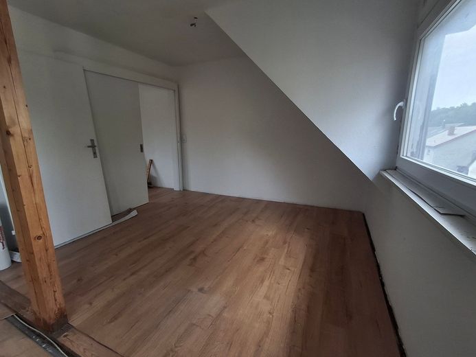 Beautiful 2-room top-floor apartment in Sankt Ingbert, Hassel – Foto 4