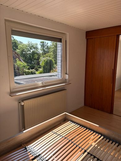 Freistehendes Einfamilienhaus mit Doppelgarage und schönem Garten – Foto 27