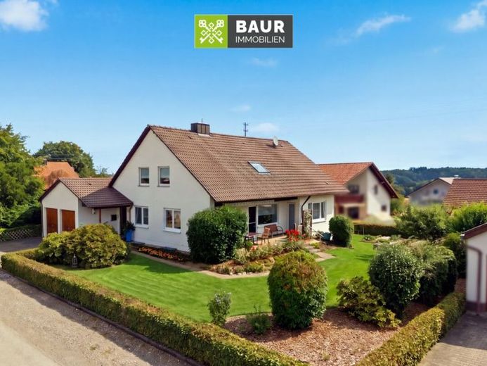 360° I Freistehendes Wohnhaus mit großem Grundstück und vielseitigem Potenzial – Photo 1