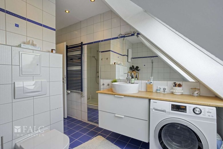 Helle 3-Zimmer-Maisonettewohnung in Top-Lage von Hürth Efferen – Badezimmer