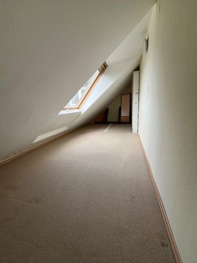 Charmante Dachgeschosswohnung mit neuer Einbauküche – ruhige Lage in Heiligenhaus – Abstellraum