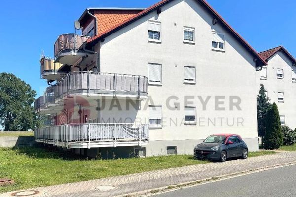 NAHE KROSTITZ * RUHIGE WOHNANLAGE IN MOCHERWITZ * APARTMENT mit 2 WOHNRÄUMEN und GROSSEM BALKON * TG-STELLPLATZ