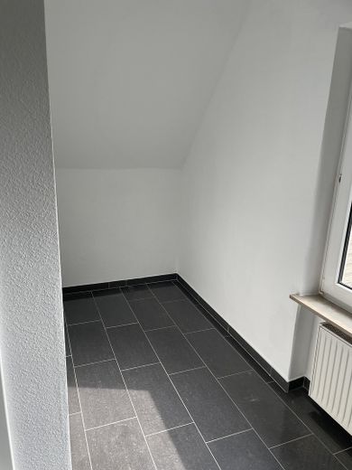 Appartamento singolo, luminoso e accogliente con balcone soleggiato – Frühstücksecke