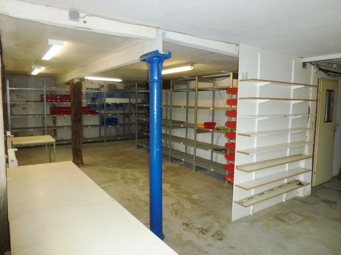 Fröndenberg-Dellwig: Gewerbeimmobilie mit vielen Optionen - Ideal zum Arbeiten, Werkeln und Lagern! – Lagerfläche