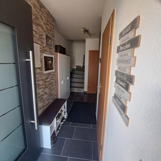 HARİKA YARI MÜSTAKİL EV 125 m², 6 odaya kadar, KOMİSYON YOK – Flur EG