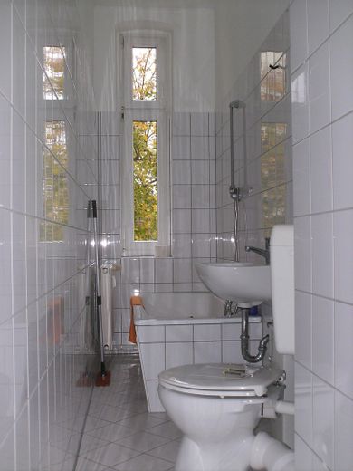 Ruhige 2-Raumwohnung in Fürstenwalde im Altbau mit Gartennutzung – Bad