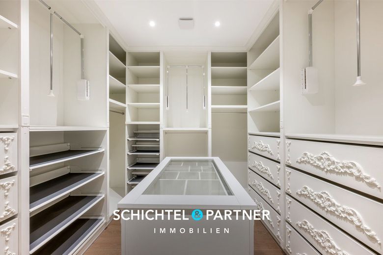 Baden | Herausragende Luxusvilla am Weserhang mit Wellness-Landschaft – S&amp;P | Ankleidezimmer