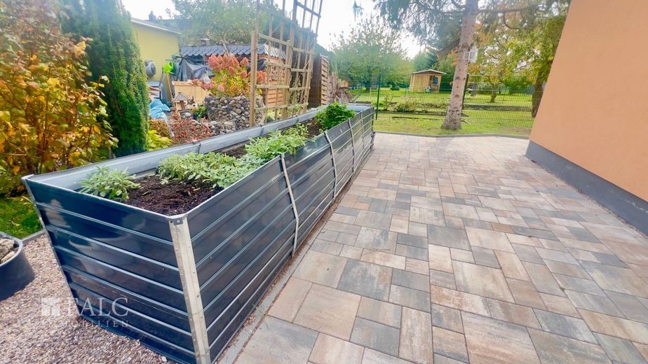 seitliche Ansicht Garten