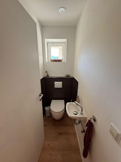 Freistehendes Einfamilienhaus mit viel Platz für Familie, Alltag und Zukunft – Gäste WC 1. EG