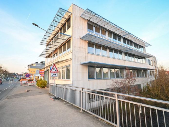 DIETZ! Büro-, Praxis oder sonstige Gewerberäume - zentrale Lage von Babenhausen! Fitnessstudio im EG – Foto 1