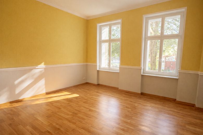 Herrschaftliche Hochparterrewohnung mit Terrasse, Kamin, Carport, in ruhiger Lage – Schlafzimmer 