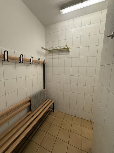 Vielseitiger Gewerbestandort mit Büro-, Lager- und Hallenflächen in Volkmarsen – Sanitärbereich