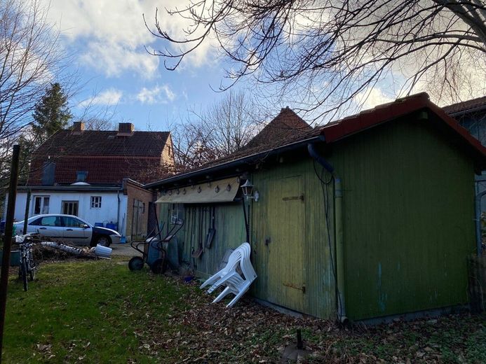 *Grundstück mit Altbestand, ideal zur Bebauung mit einem großen EFH, oder einem Zweifamilienhaus !!!* – Schuppen
